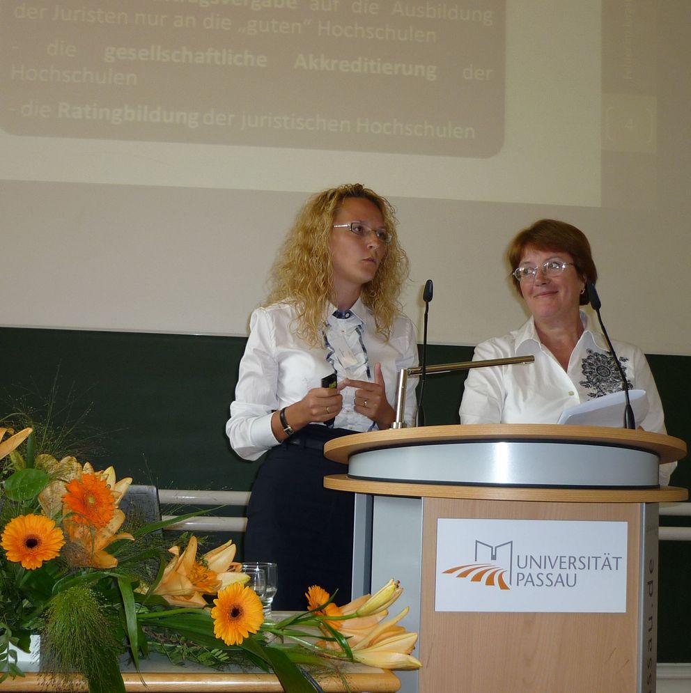 Prof. Dr. Ludmila Mizkewisch und Dr. Anna Vasilyeva von der Sibirischen Föderalen Universität Krasnojarsk